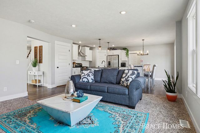 2929 E Morgan Trail, Rockford, MI 49341