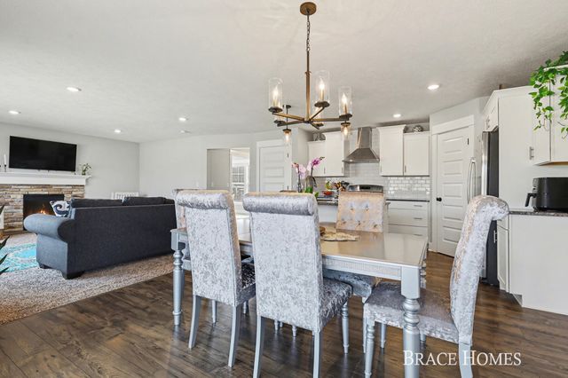 2929 E Morgan Trail, Rockford, MI 49341