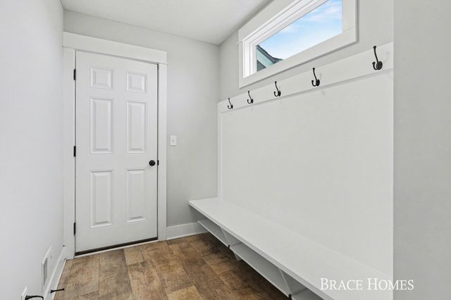 2929 E Morgan Trail, Rockford, MI 49341