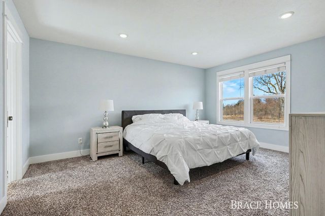 2929 E Morgan Trail, Rockford, MI 49341