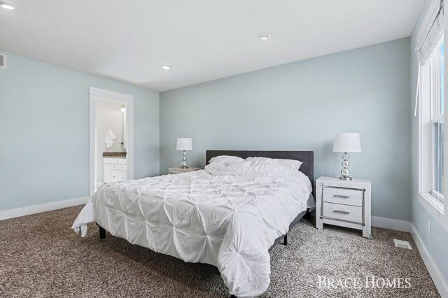 2929 E Morgan Trail, Rockford, MI 49341