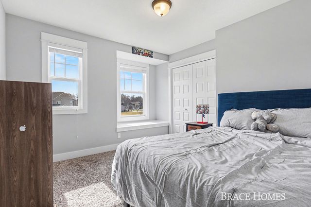 2929 E Morgan Trail, Rockford, MI 49341