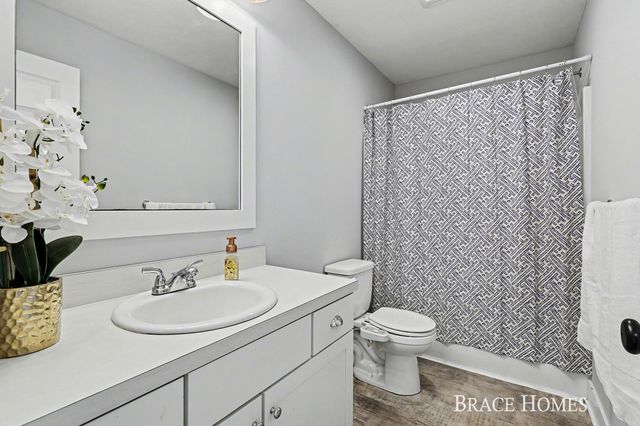 2929 E Morgan Trail, Rockford, MI 49341