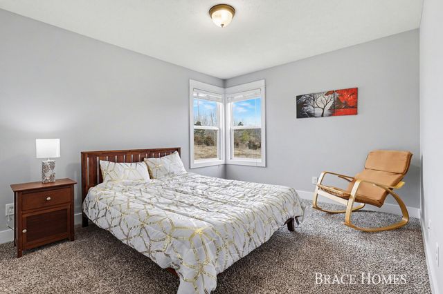 2929 E Morgan Trail, Rockford, MI 49341