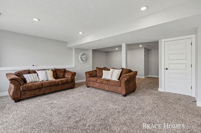 2929 E Morgan Trail, Rockford, MI 49341