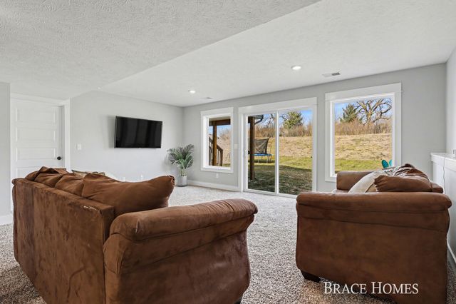 2929 E Morgan Trail, Rockford, MI 49341