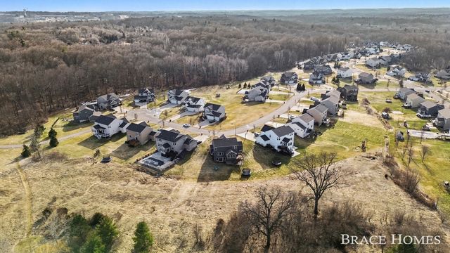 2929 E Morgan Trail, Rockford, MI 49341