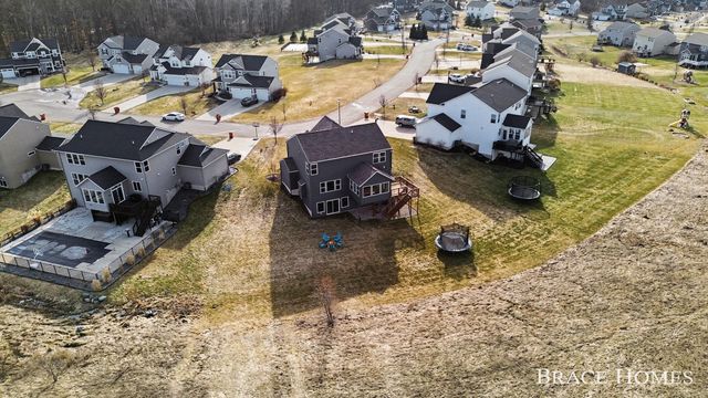 2929 E Morgan Trail, Rockford, MI 49341