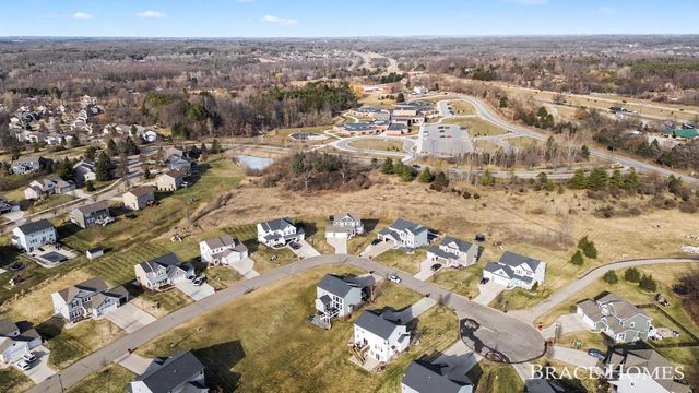 2929 E Morgan Trail, Rockford, MI 49341