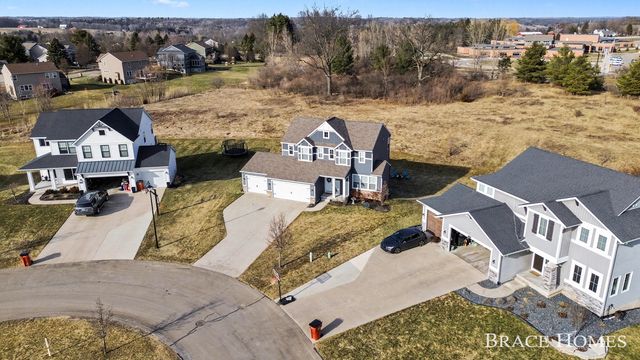 2929 E Morgan Trail, Rockford, MI 49341