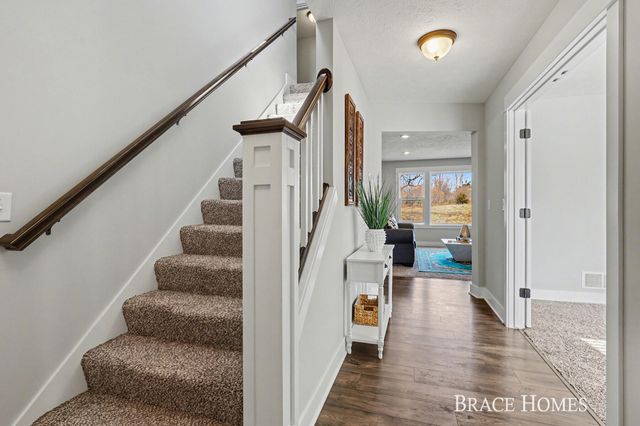 2929 E Morgan Trail, Rockford, MI 49341