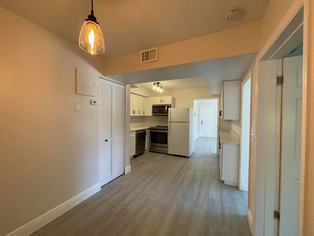 701 SE 4th Street Apt West, Boynton Beach, FL 33435