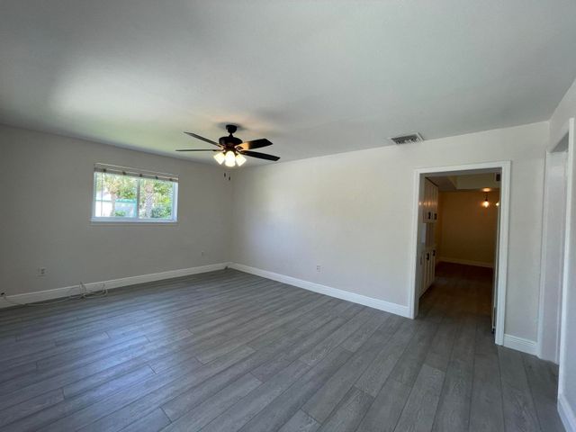 701 SE 4th Street Apt West, Boynton Beach, FL 33435
