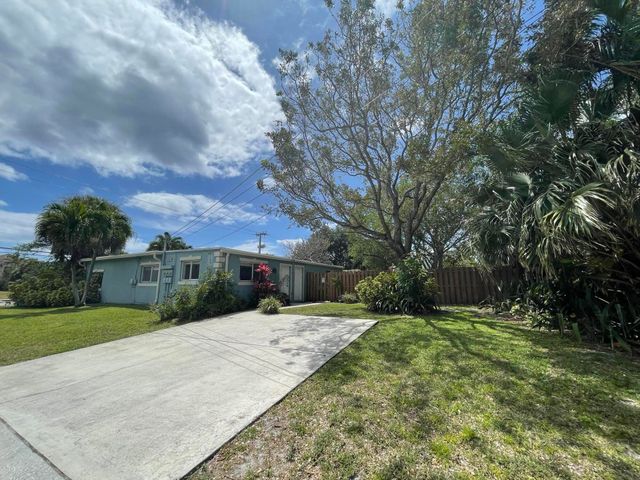 701 SE 4th Street Apt West, Boynton Beach, FL 33435