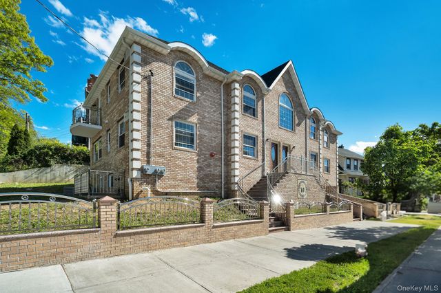 85-02 165th Street, Jamaica Hills, NY 11432