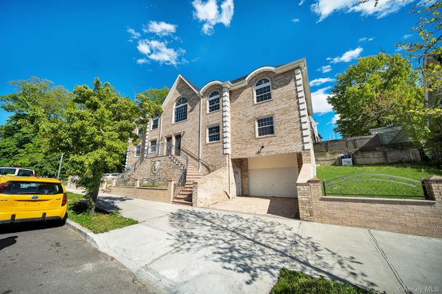 85-02 165th Street, Jamaica Hills, NY 11432