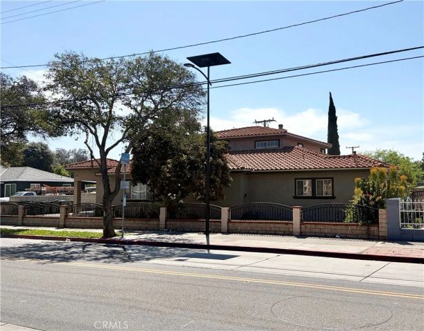 1042 W Mcfadden, Santa Ana, CA 92707