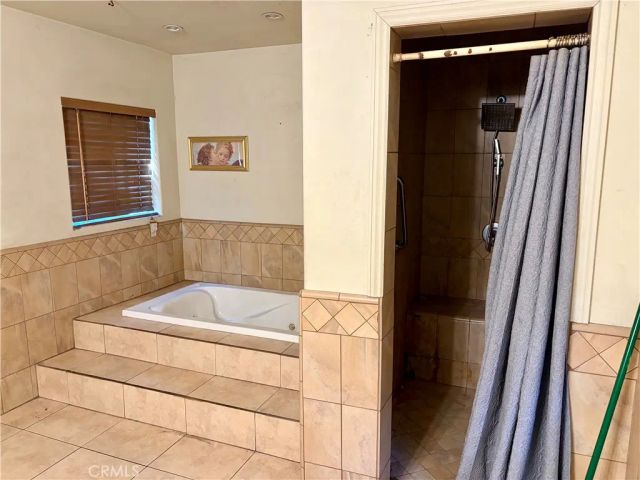 1042 W Mcfadden, Santa Ana, CA 92707