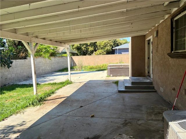 1042 W Mcfadden, Santa Ana, CA 92707