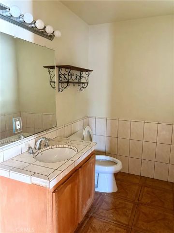 1042 W Mcfadden, Santa Ana, CA 92707