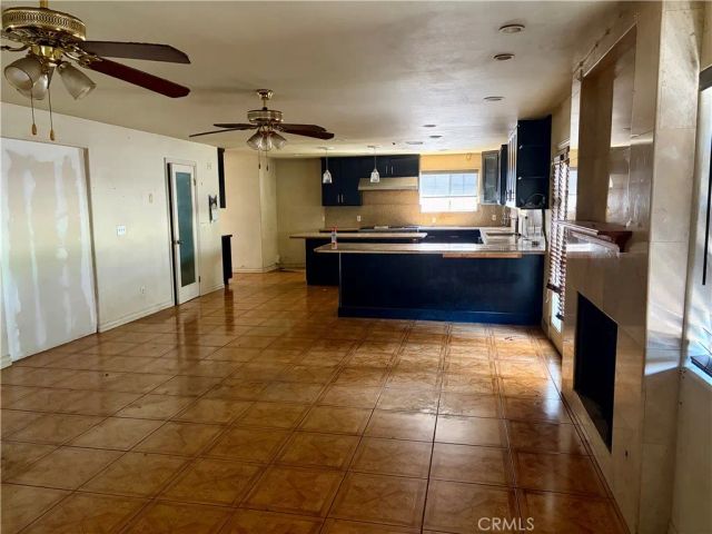 1042 W Mcfadden, Santa Ana, CA 92707