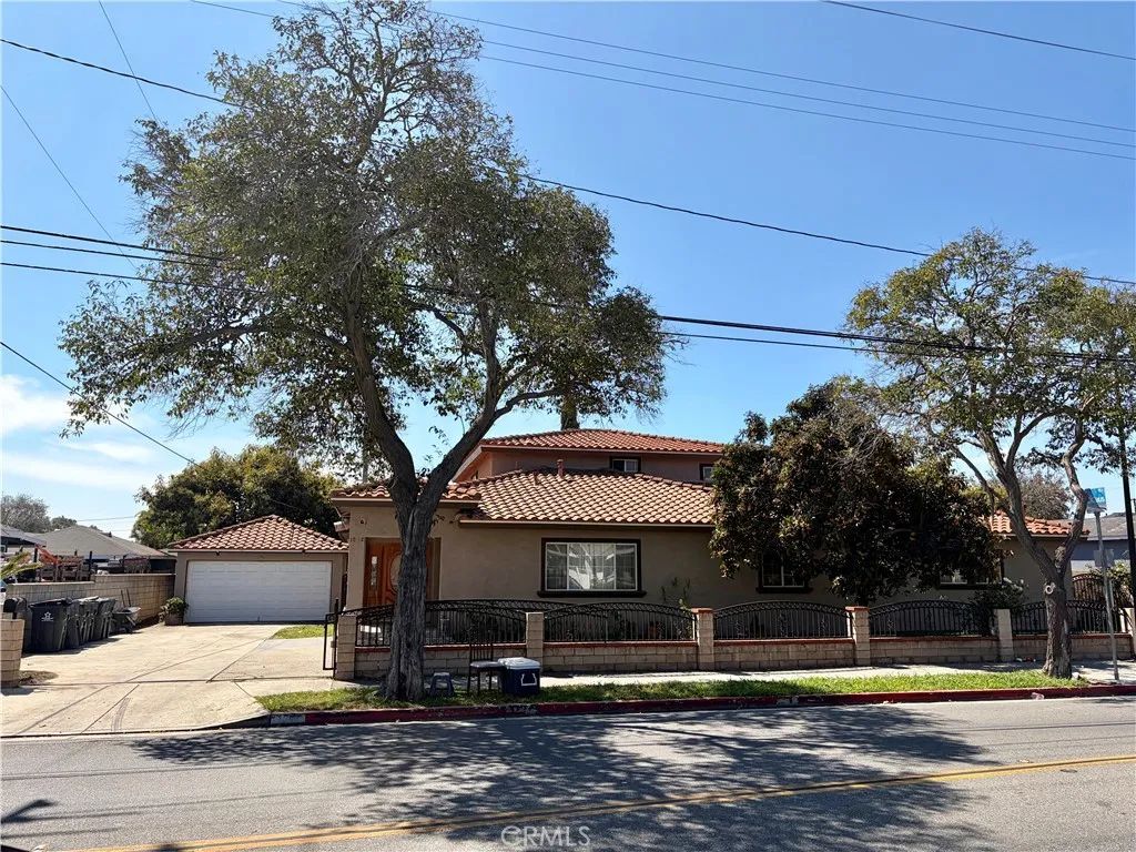 1042 W Mcfadden, Santa Ana, CA 92707