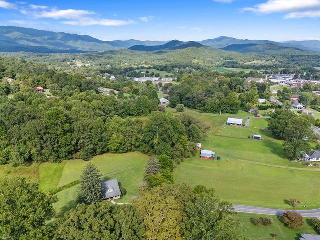 364 Hiawassee Street, Hayesville, NC 28904