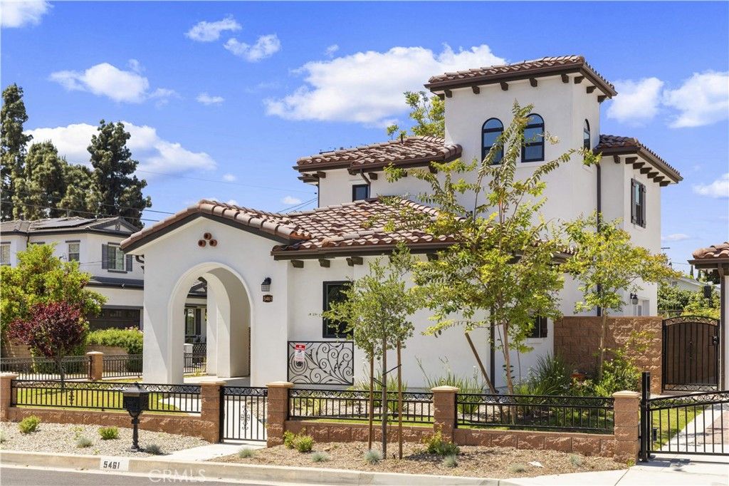 Image 3 of property listing at 5461 Sultana Avenue, Temple City, CA 91780