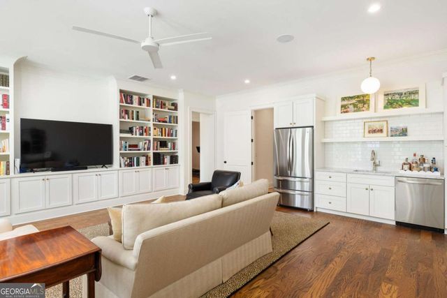 10504 Serenbe Lane, Chattahoochee Hills, GA 30268