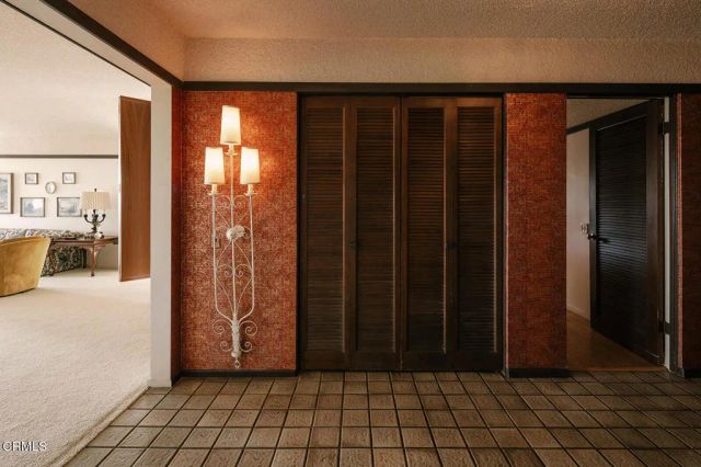 5703 Catherwood Drive, La Canada Flintridge, CA 91011