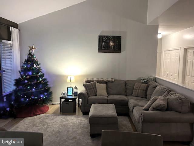 117 YALE LN, Falling Waters, WV 25419