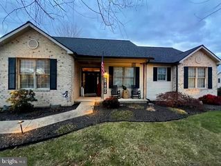 117 YALE LN, Falling Waters, WV 25419