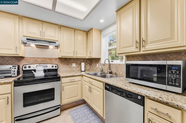 1935 Golden Rain Rd 1, Walnut Creek, CA 94595