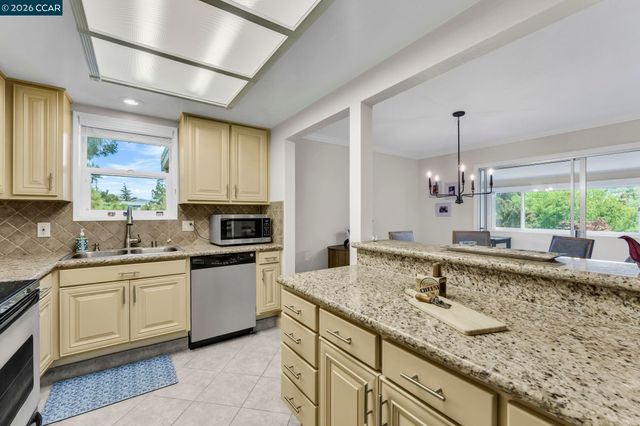 1935 Golden Rain Rd 1, Walnut Creek, CA 94595