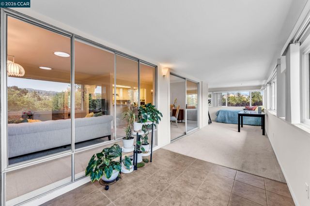 1935 Golden Rain Rd 1, Walnut Creek, CA 94595