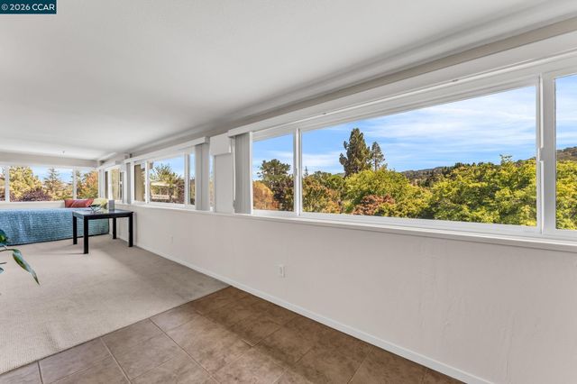 1935 Golden Rain Rd 1, Walnut Creek, CA 94595