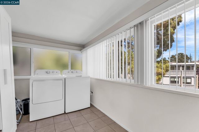 1935 Golden Rain Rd 1, Walnut Creek, CA 94595