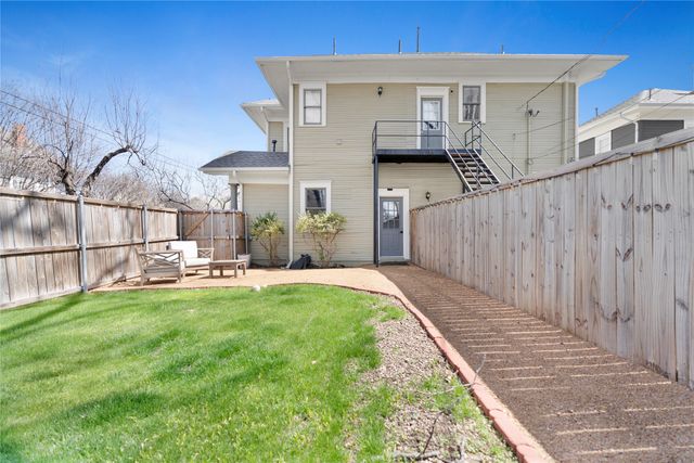 301 S Edgefield Avenue, Dallas, TX 75208