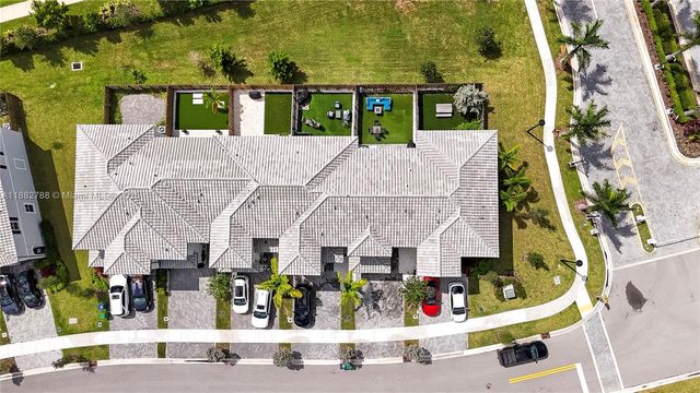 11968 NW 46th St, Coral Springs, FL 33076