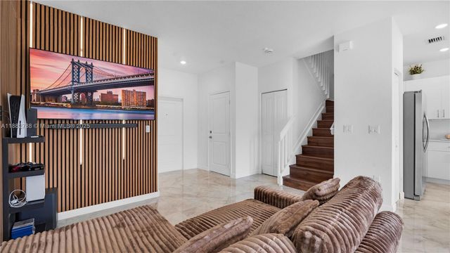 11968 NW 46th St, Coral Springs, FL 33076