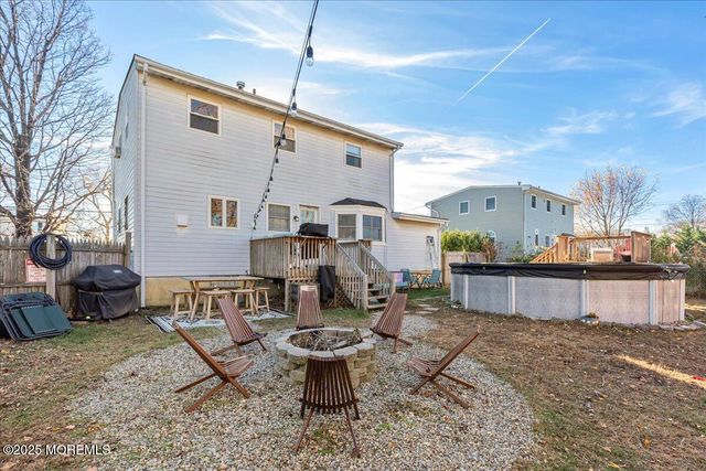 4 Lafayette Drive, Hazlet, NJ 07730