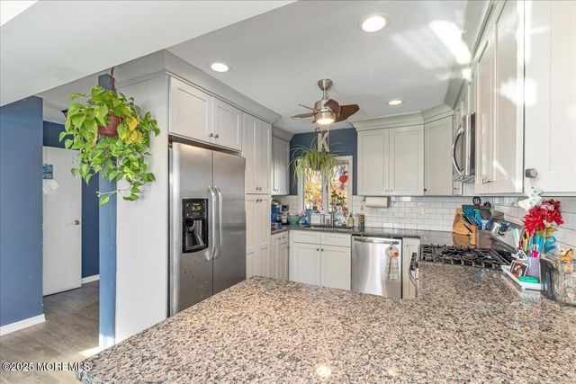 4 Lafayette Drive, Hazlet, NJ 07730