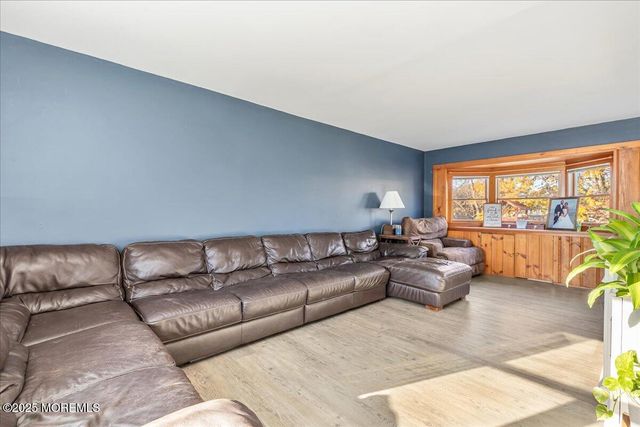 4 Lafayette Drive, Hazlet, NJ 07730