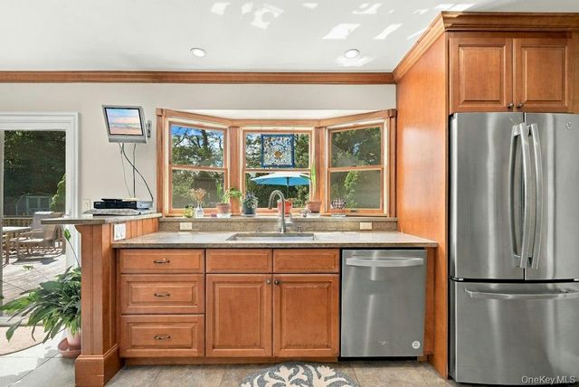 985 Silver Colt Road, Cutchogue, NY 11935