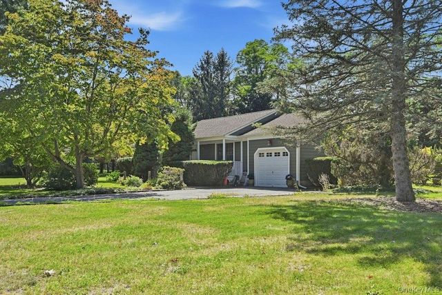 985 Silver Colt Road, Cutchogue, NY 11935