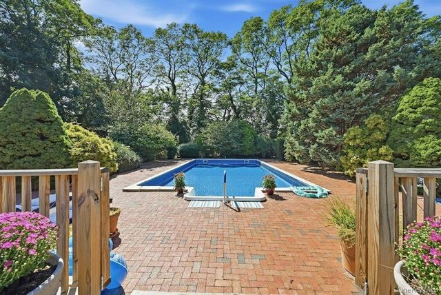 985 Silver Colt Road, Cutchogue, NY 11935