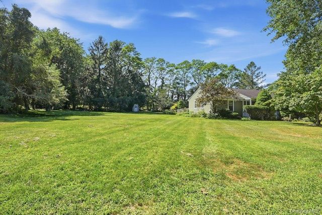 985 Silver Colt Road, Cutchogue, NY 11935
