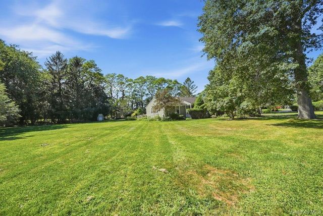 985 Silver Colt Road, Cutchogue, NY 11935