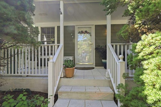 985 Silver Colt Road, Cutchogue, NY 11935