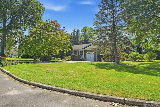 985 Silver Colt Road, Cutchogue, NY 11935